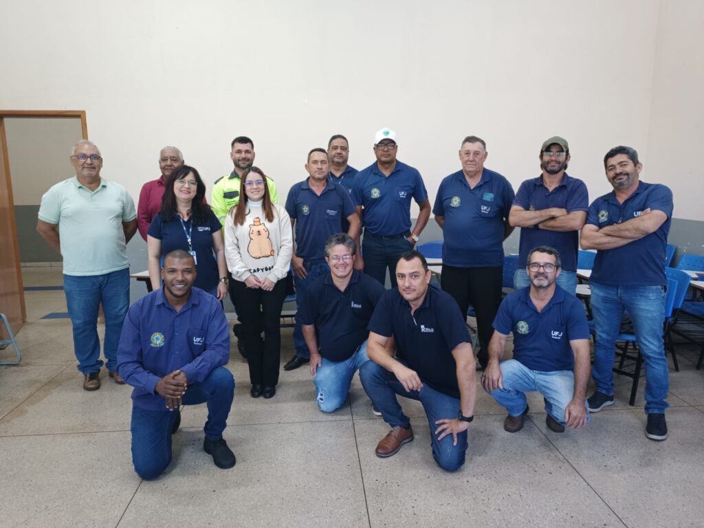 UFJ realiza capacitação para motoristas da universidade