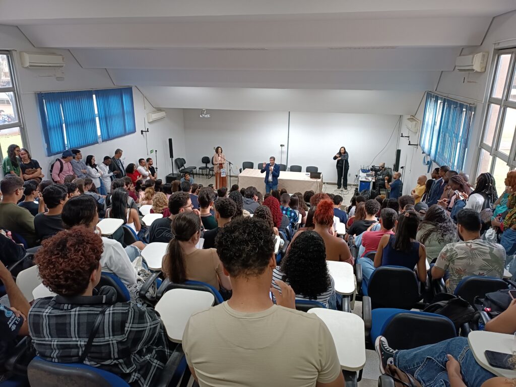 Semana de recepção aos calouros começa com palestras e acolhimento na UFJ