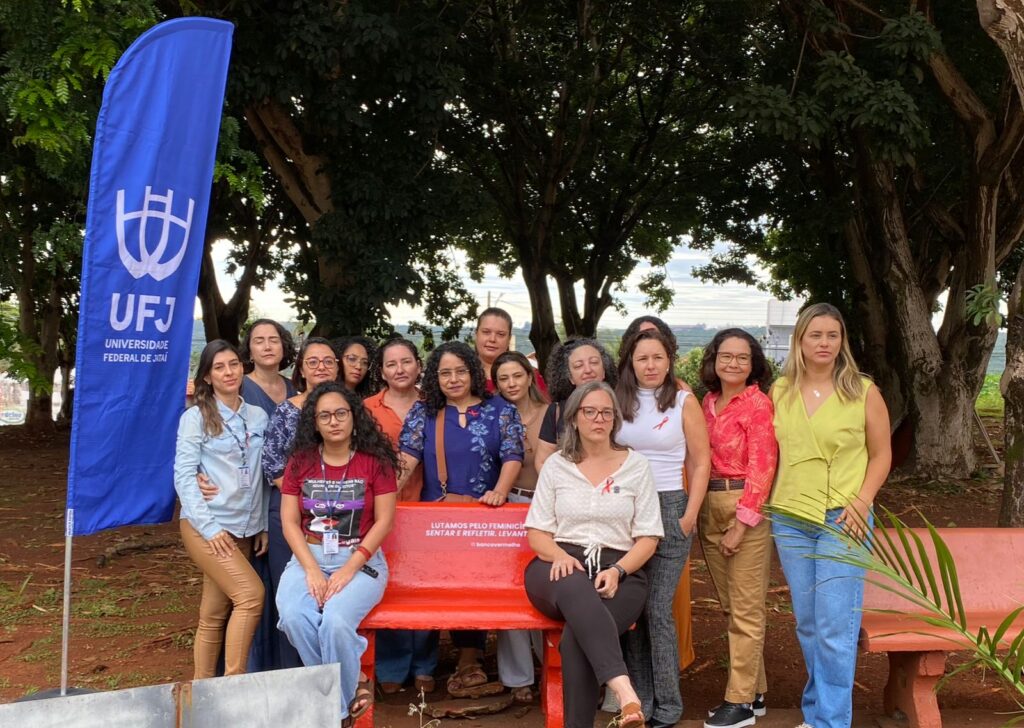UFJ realiza ação Banco Vermelho e reforça compromisso com enfrentamento à violência contra a mulher